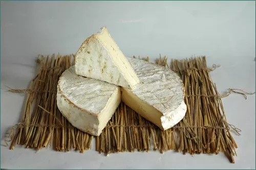 Brie de Melun fermier au lait cru